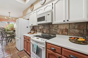 1070 W Calle Excelso, Green Valley, AZ 85614 - Photo 11