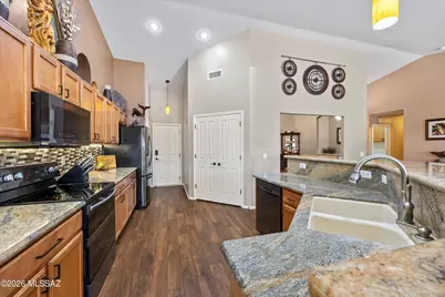 9305 S Wrens Roost Court, Tucson, AZ 85756 - Photo 7