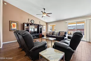 9305 S Wrens Roost Ct, Tucson, AZ 85756 - Photo 5