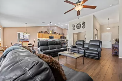 9305 S Wrens Roost Court, Tucson, AZ 85756 - Photo 5