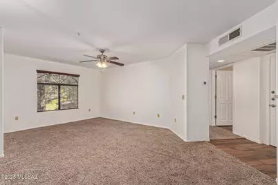 5751 N Kolb Road #UNIT 42202, Tucson, AZ 85750 - Photo 3
