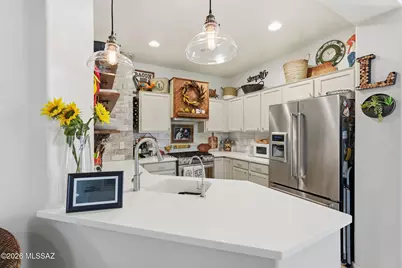 1046 W Pastora Peak Drive, Green Valley, AZ 85614 - Photo 7