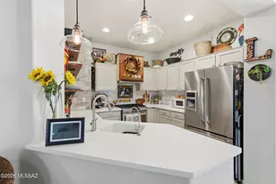 1046 W Pastora Peak Dr, Green Valley, AZ 85614 - Photo 7