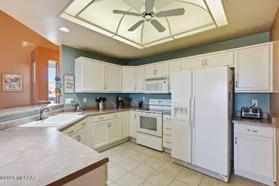 459 W Moorwood Street, Green Valley, AZ 85614 - Photo 9