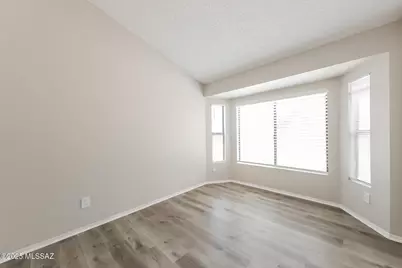 7828 N Roundstone Drive, Tucson, AZ 85741 - Photo 11