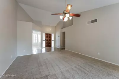 7828 N Roundstone Drive, Tucson, AZ 85741 - Photo 3