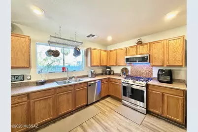 7049 S Dunnock Drive, Tucson, AZ 85756 - Photo 13