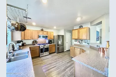7049 S Dunnock Drive, Tucson, AZ 85756 - Photo 11