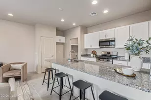 8821 N Sherry Cervi Wy, Tucson, AZ 85743 - Photo 23