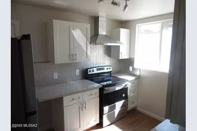 808 E Waverly Street #B, Tucson, AZ 85719 - Photo 3