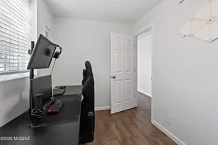 8449 E Kent Pl, Tucson, AZ 85710 - Photo 17