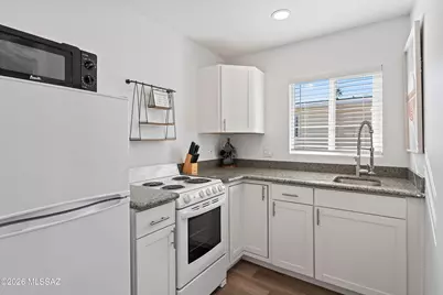 8449 E Kent Place, Tucson, AZ 85710 - Photo 27