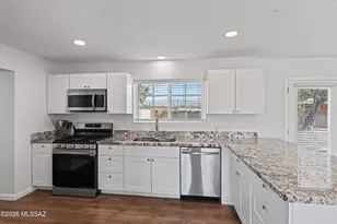 8449 E Kent Pl, Tucson, AZ 85710 - Photo 9