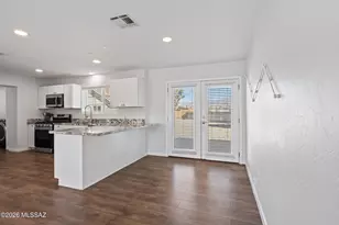 8449 E Kent Pl, Tucson, AZ 85710 - Photo 11