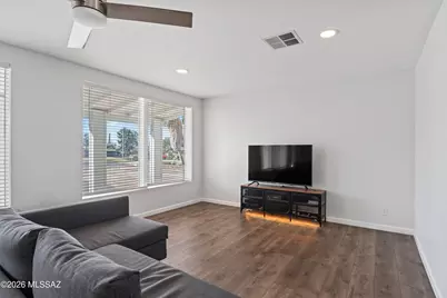 8449 E Kent Place, Tucson, AZ 85710 - Photo 7