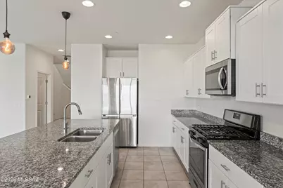 10704 W Embrey Drive, Marana, AZ 85653 - Photo 11