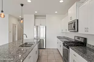 10704 W Embrey Dr, Marana, AZ 85653 - Photo 11