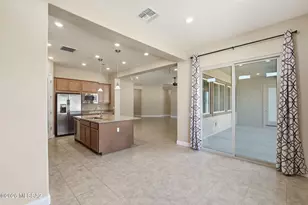 876 S Castar Dr, Tucson, AZ 85745 - Photo 9
