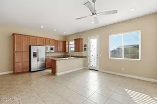 876 S Castar Dr, Tucson, AZ 85745 - Photo 17