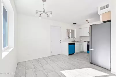 3042 W Christopher Drive, Tucson, AZ 85746 - Photo 11