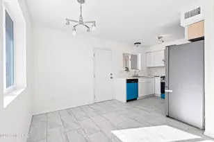 3042 W Christopher Dr, Tucson, AZ 85746 - Photo 11