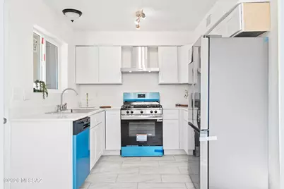 3042 W Christopher Drive, Tucson, AZ 85746 - Photo 7