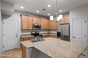 2442 E Emerald Moon Dr, Tucson, AZ 85718 - Photo 9