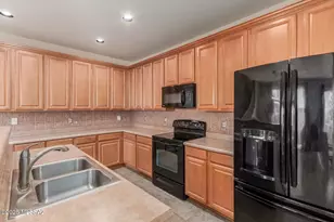 2713 N Neruda Ln, Tucson, AZ 85712 - Photo 15