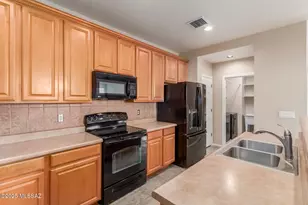 2713 N Neruda Ln, Tucson, AZ 85712 - Photo 13