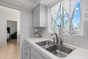 149 E el Limon, Green Valley, AZ 85614 - Photo 11