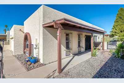 920 W Camino Sagasta, Green Valley, AZ 85622 - Photo 5