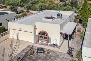 920 W Camino Sagasta, Green Valley, AZ 85622 - Photo 1