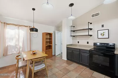 1885 E Cliff Swallow Trail, Green Valley, AZ 85614 - Photo 11