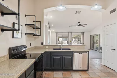 1885 E Cliff Swallow Trail, Green Valley, AZ 85614 - Photo 9