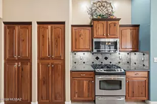 2568 E Alexis Ct, Green Valley, AZ 85614 - Photo 5