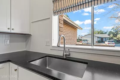 7768 N Barque Place, Tucson, AZ 85741 - Photo 7