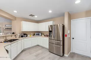 6383 S Sunrise Valley Dr, Tucson, AZ 85706 - Photo 13