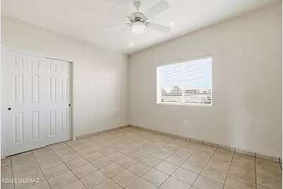 933 W Placita Llovizna, Green Valley, AZ 85614 - Photo 13