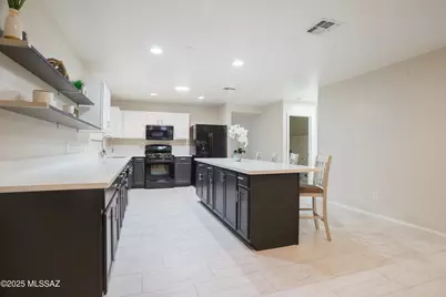 9267 N Red Diamond Avenue, Tucson, AZ 85742 - Photo 11