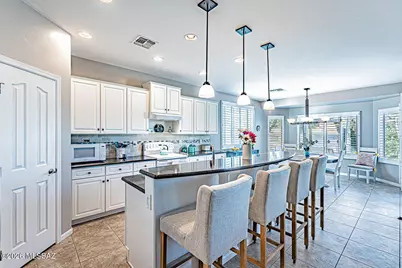 2445 E Sky Creek Drive, Green Valley, AZ 85614 - Photo 17