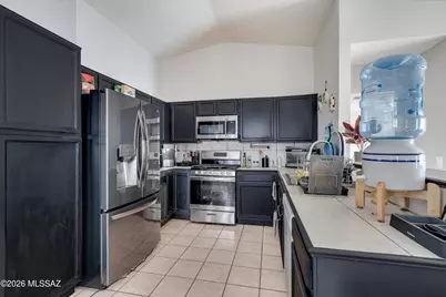 2001 W Burgundy Way, Tucson, AZ 85746 - Photo 11