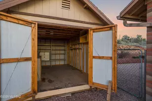 881 N Mountain View Dr, Oracle, AZ 85623 - Photo 27