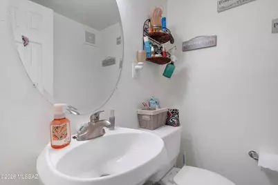 915 N Venice Avenue #APT B, Tucson, AZ 85711 - Photo 9