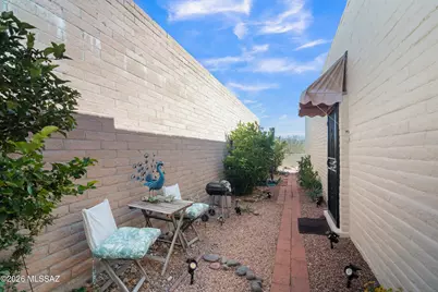 2811 S Camino Godoy, Green Valley, AZ 85622 - Photo 11