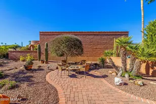 972 W Camino Urbano, Green Valley, AZ 85622 - Photo 3