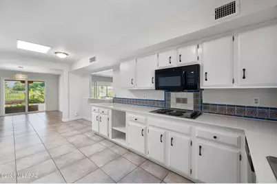 450 E Los Rincones, Green Valley, AZ 85614 - Photo 15