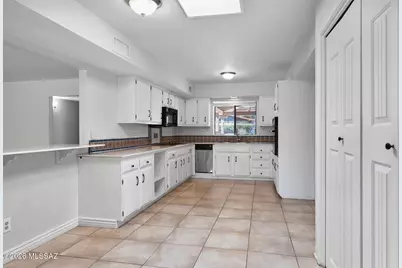 450 E Los Rincones, Green Valley, AZ 85614 - Photo 13