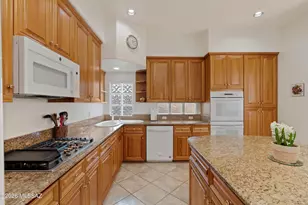 9655 Golden Sun Dr, Oro Valley, AZ 85737 - Photo 13