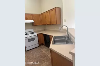 8066 E Sundew Drive, Tucson, AZ 85710 - Photo 3