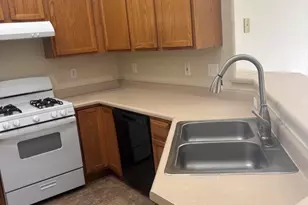 8066 E Sundew Dr, Tucson, AZ 85710 - Photo 3